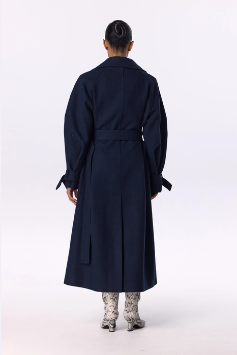 Maxi coat with dropped sleeves