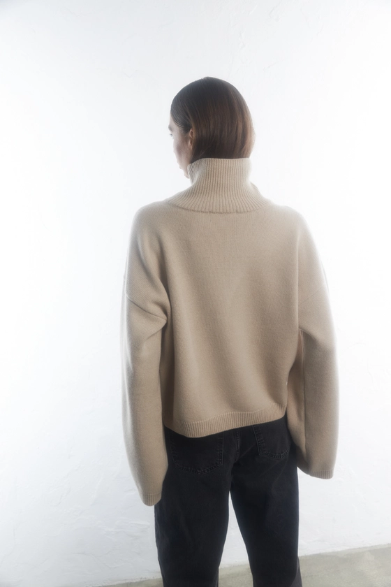 Светр укорочений оверсайз 