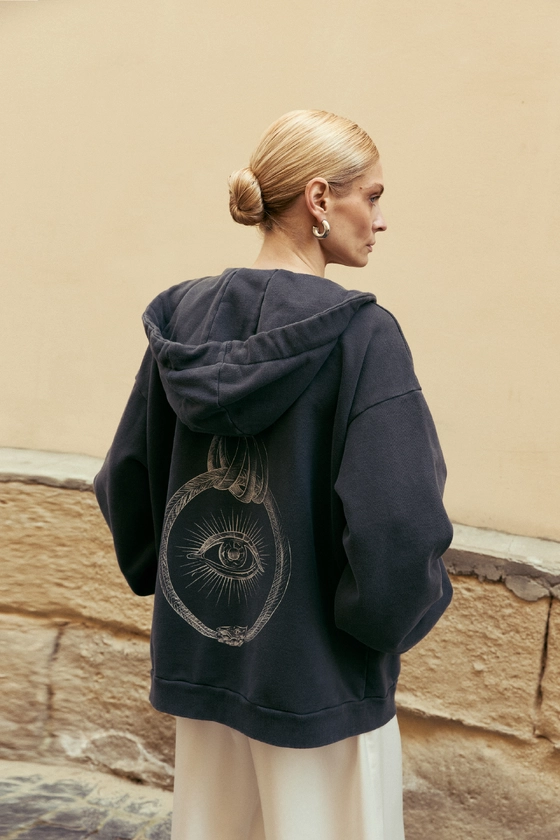 Вінтажне худі на блискавці з принтом 