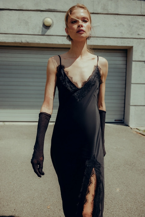 Сукня максі з мереживом