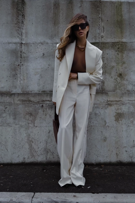 Брюки вовняні на середній посадці зі стрілками 