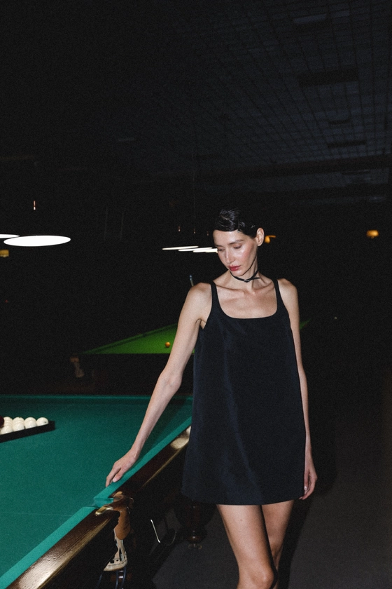 Сукня-трапеція на тонких бретелях 