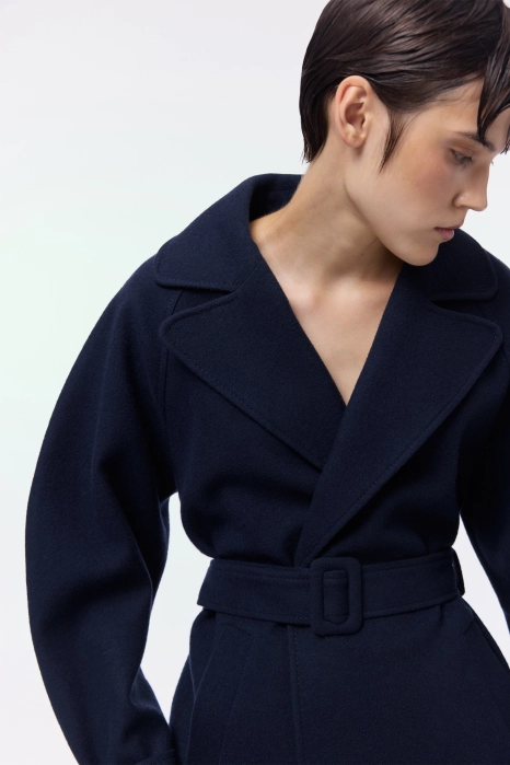 Maxi coat with dropped sleeves