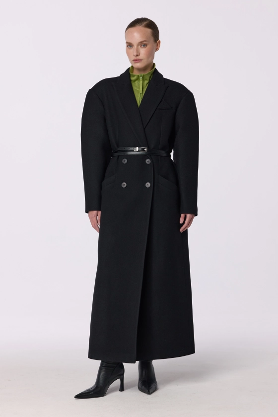 Двобортне пальто з акцентним плечем 