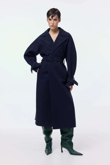 Maxi coat with dropped sleeves