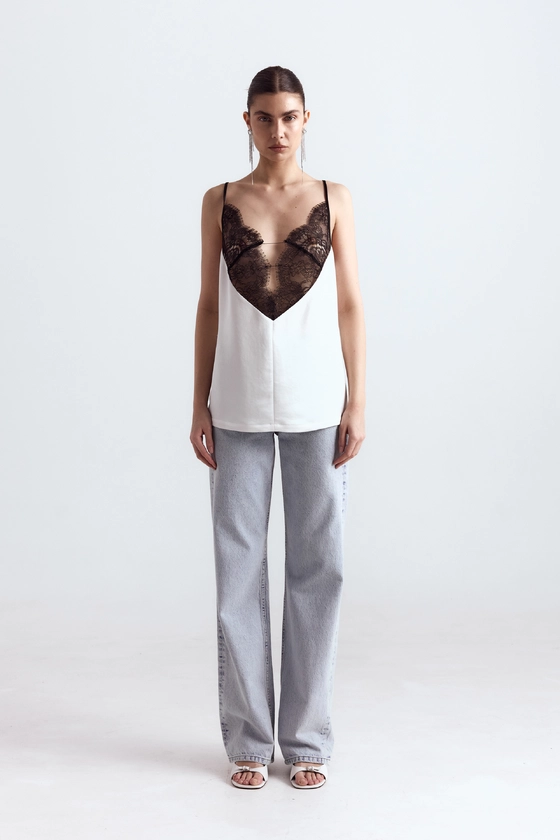 Топ на бретелях з мереживом 