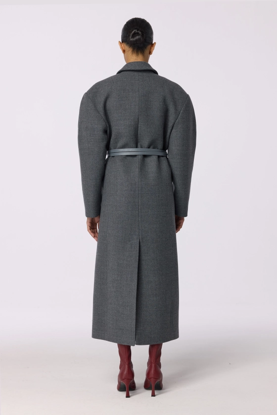 Двобортне пальто з акцентним плечем 