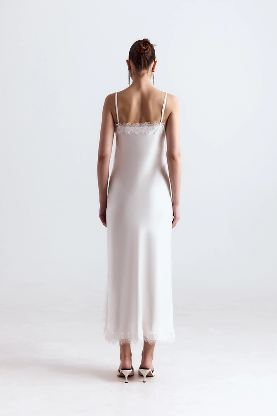 Maxi dress with lace 