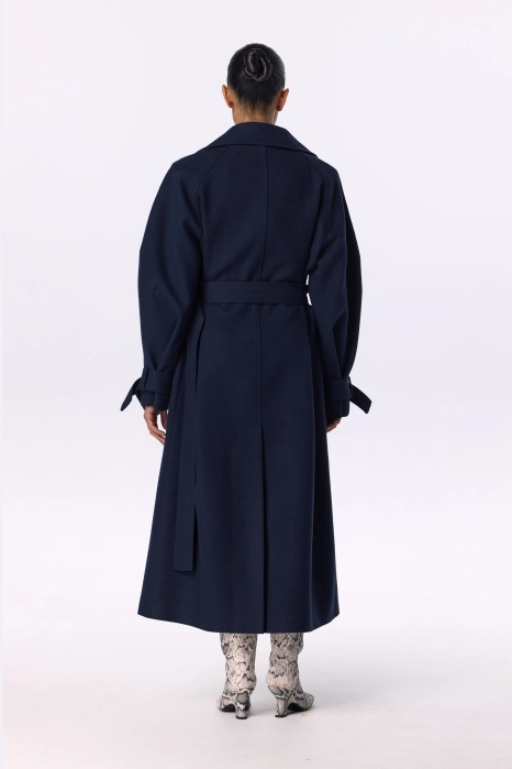 Maxi coat with dropped sleeves