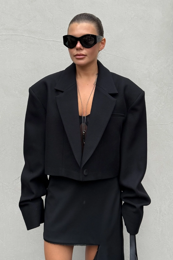 Пальто-жакет кроп із збіркою на рукаві 