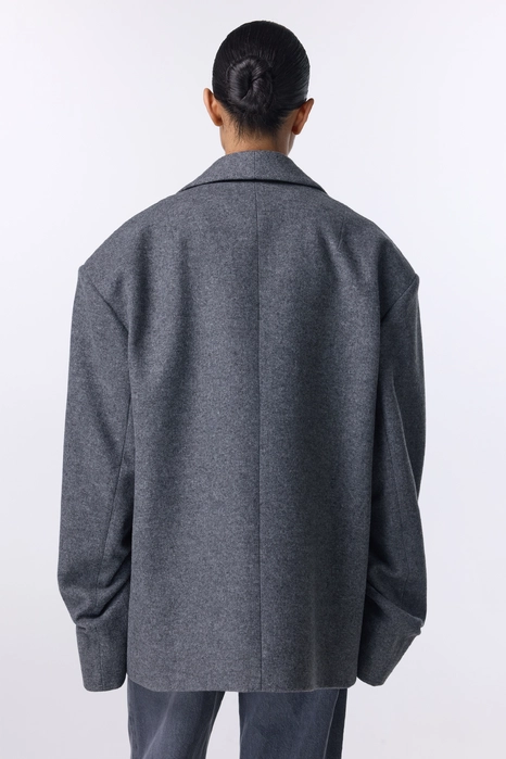 Пальто-жакет оверсайз із збіркою на рукаві