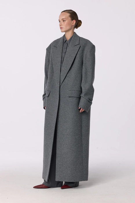Straight-cut coat with gathered sleeves