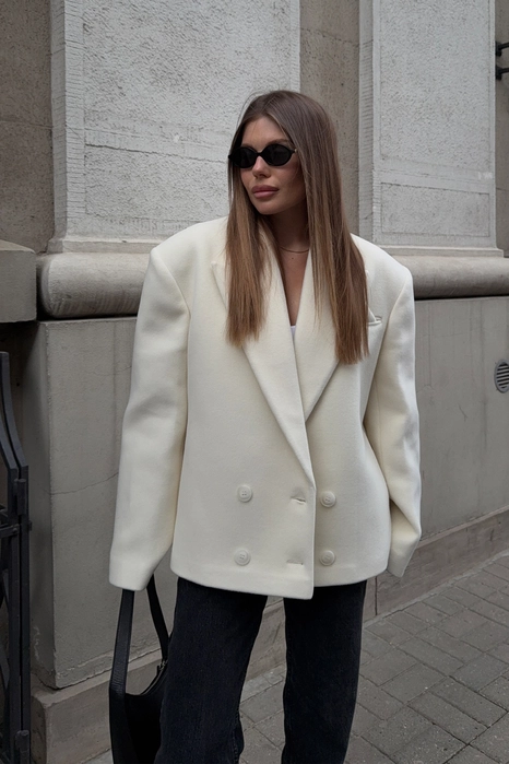 Пальто-жакет оверсайз з трикутничком