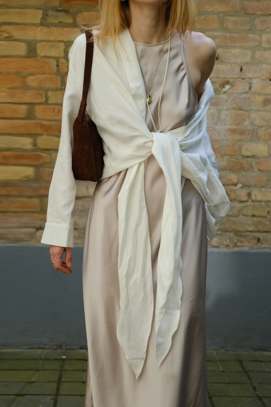 Блуза лляна на зав'язку з довгими кінцями 