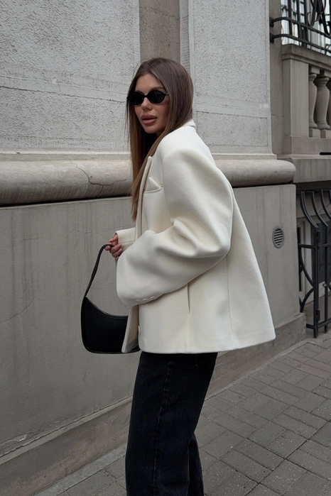 Пальто-жакет оверсайз з трикутничком