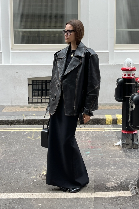 Куртка шкіряна з підплічниками та поясом 