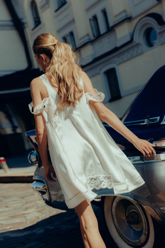 Mini dress with lace - photo 5