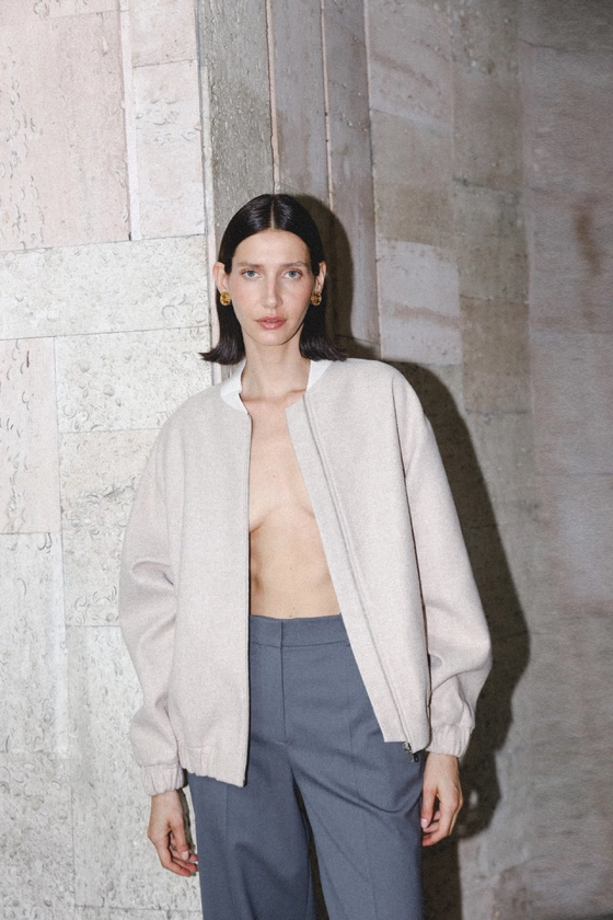 Бомбер з пальтової тканини 