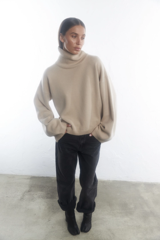 Светр укорочений оверсайз 