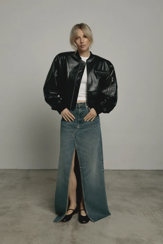 Бомбер укорочений з кишенею на рукаві 