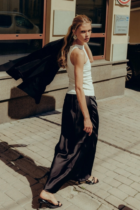 Спідниця атласна міді