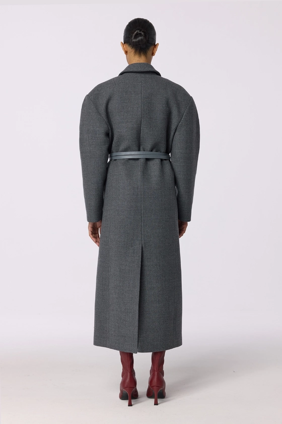 Двобортне пальто з акцентним плечем 