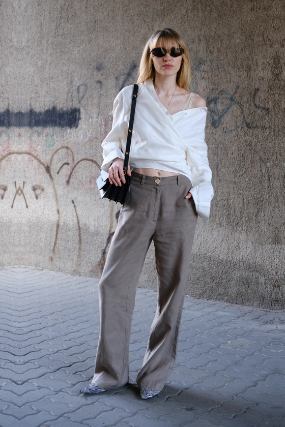 Блуза лляна на зав'язку з довгими кінцями 