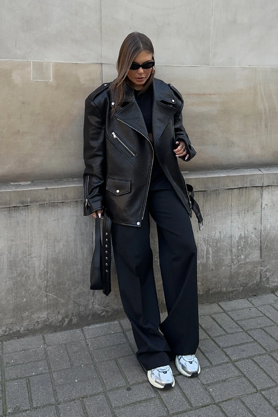 Куртка шкіряна з підплічниками та поясом 