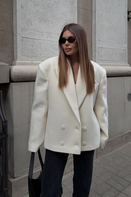 Пальто-жакет оверсайз з трикутничком 