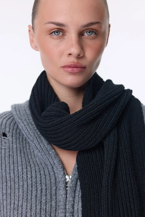 Momentum Scarf