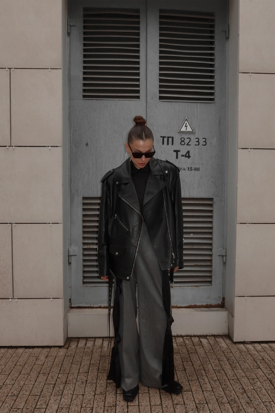 Куртка шкіряна з підплічниками та поясом 