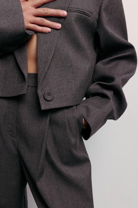 Жакет кроп вовняний зі збіркою на рукаві