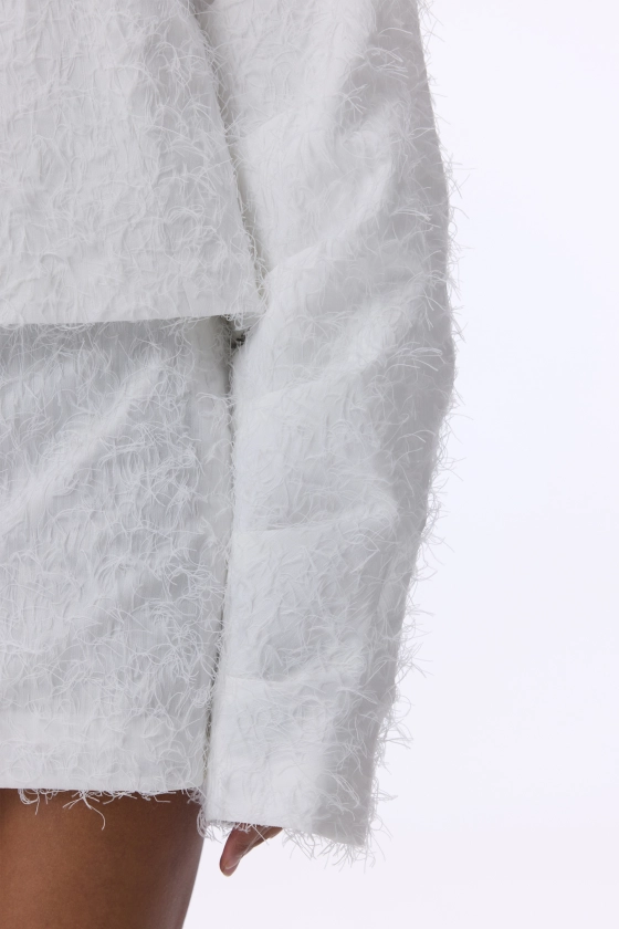 Fluffy bomber jacket with gathered details on the sleeves - photo 5