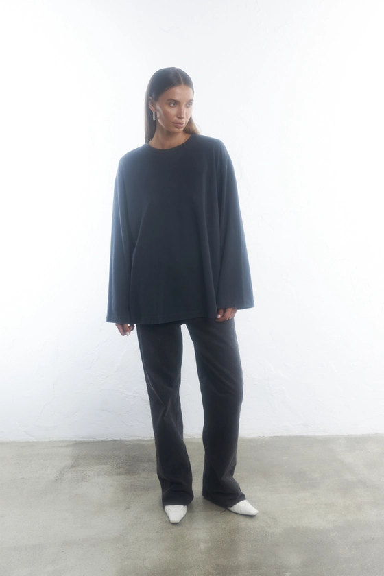 Оверсайз лонгслів у вінтажному стилі 