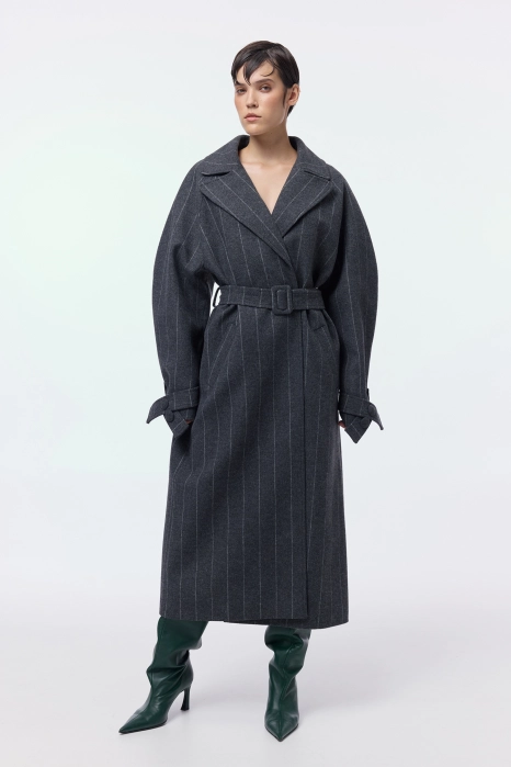 Maxi coat with dropped sleeves