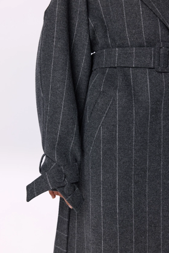 Maxi coat with dropped sleeves - photo 8