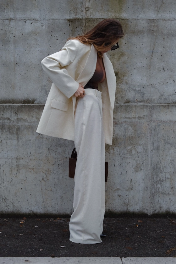 Брюки вовняні на середній посадці зі стрілками 