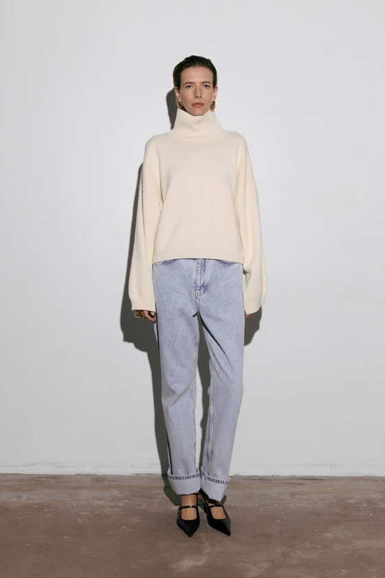 Светр укорочений оверсайз 