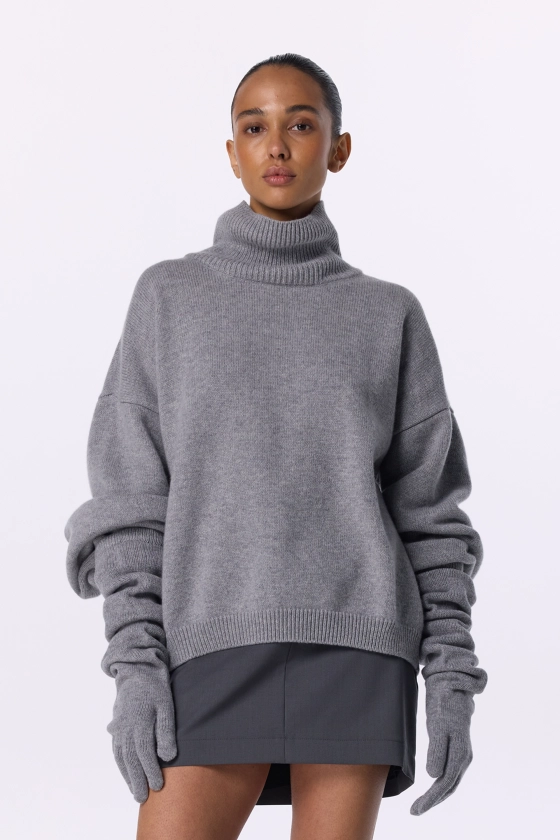 Oversized cropped sweater 