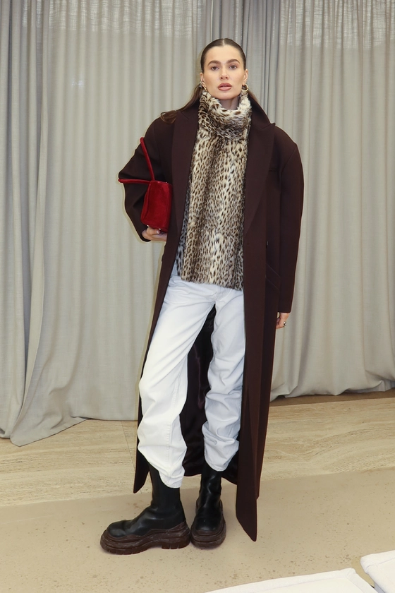 Вінтажна манішка з очеретяного кота 