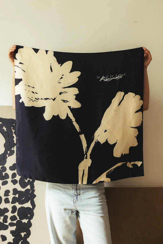 Хустка Bazhane & Kozynets Chrysanthemum Noir 