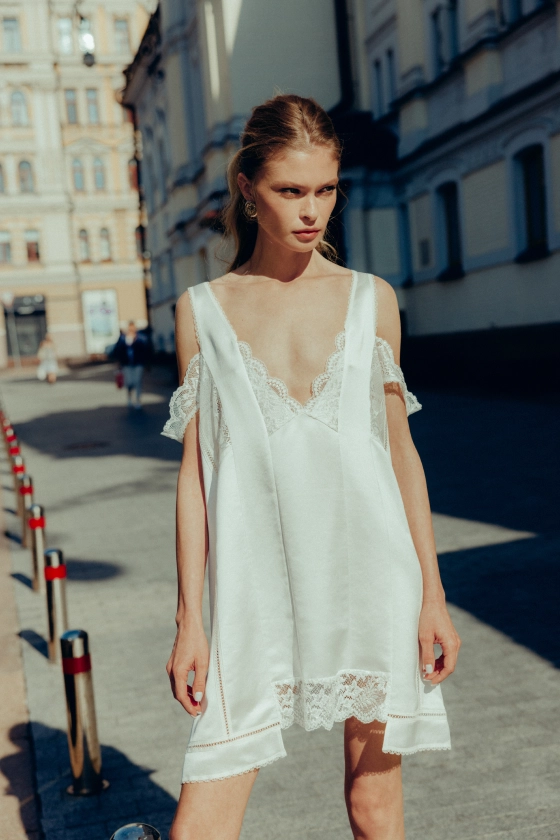 Mini dress with lace - photo 3