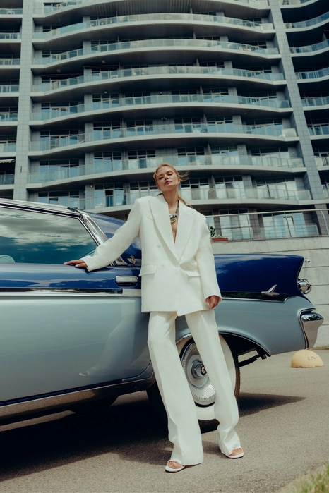 Брюки лляні на середній посадці зі стрілками