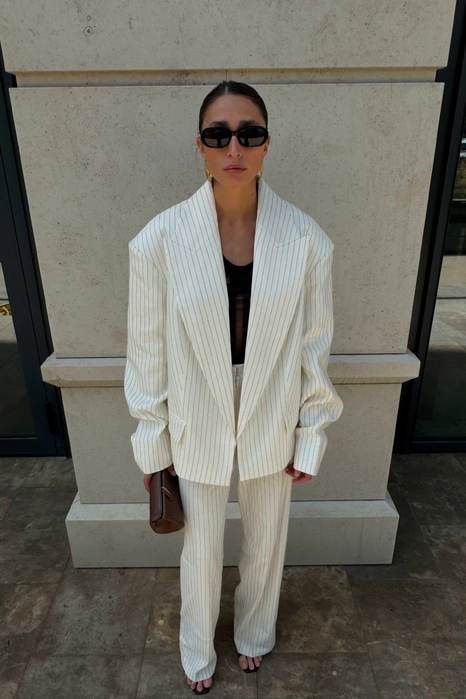 Жакет лляний оверсайз зі збіркою на рукаві