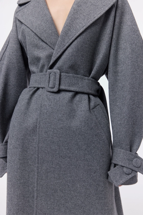 Maxi coat with dropped sleeves 